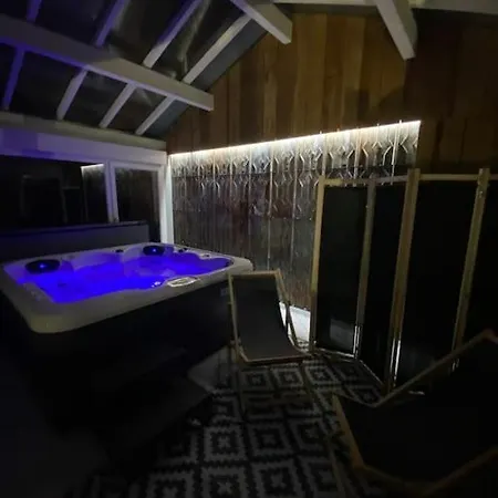 La Fleur D'abeille Avec Belle Vue Et 热拉梅