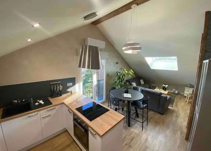 La Fleur D'abeille Avec Belle Vue Et Διαμέρισμα *