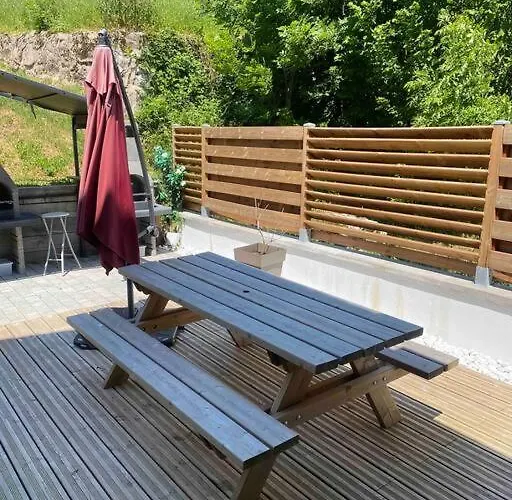 La Fleur D'abeille Avec Belle Vue Et 热拉梅